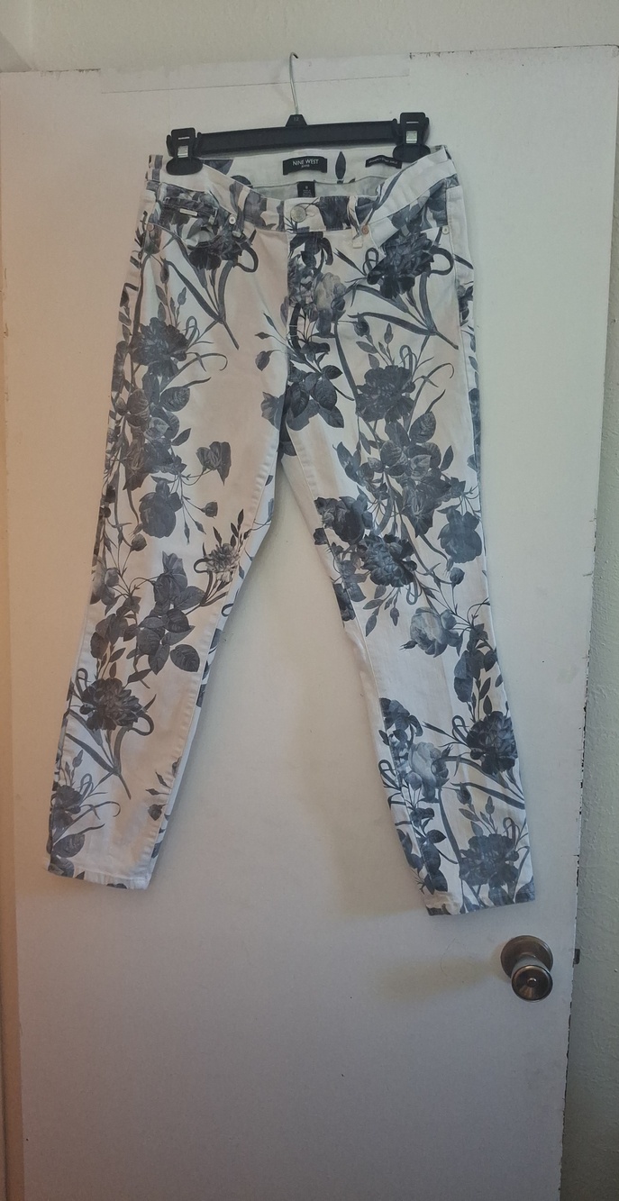 Nine West Floral Print White Jeans with Gray Pattern